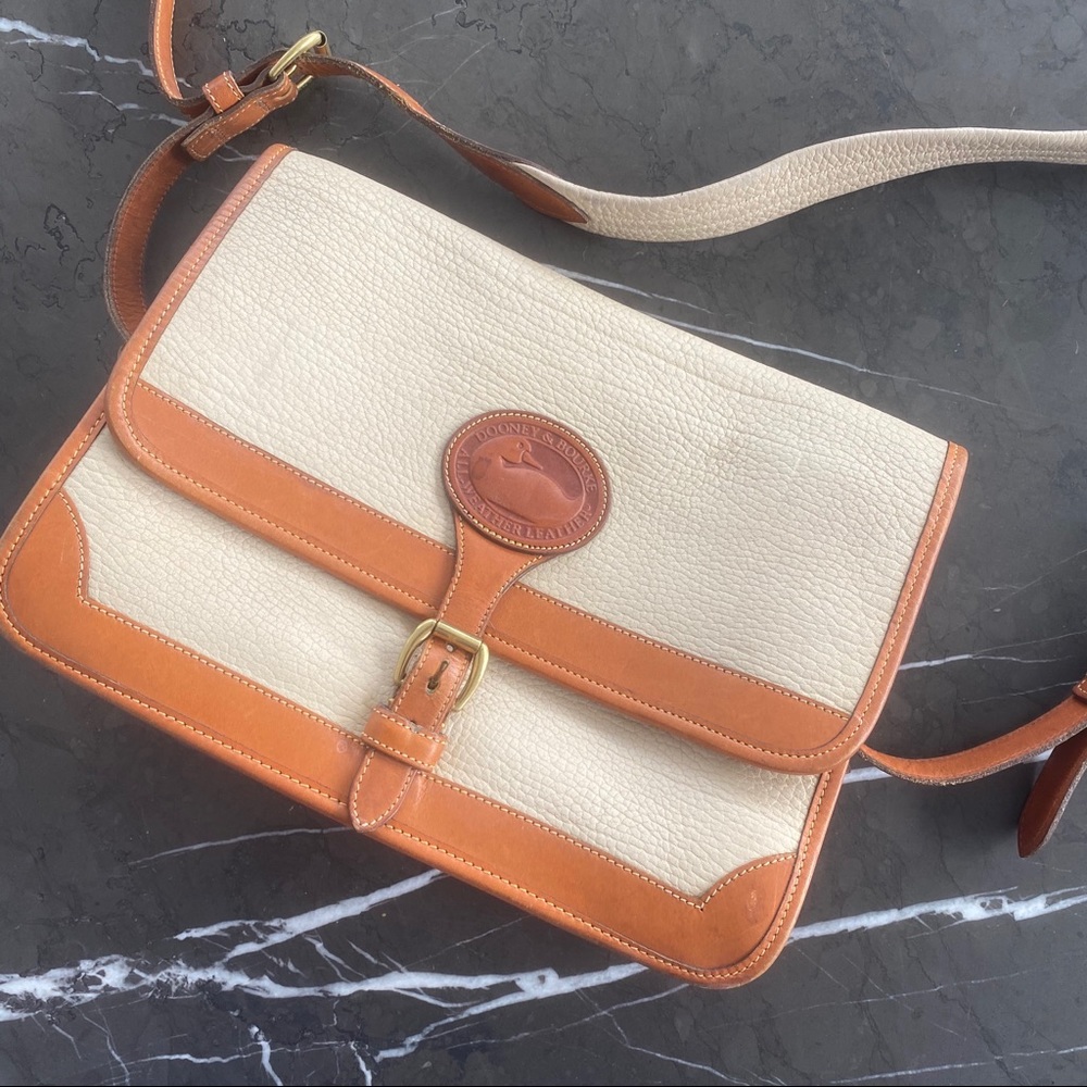 Vintage Dooney & Bourke shoulder bag